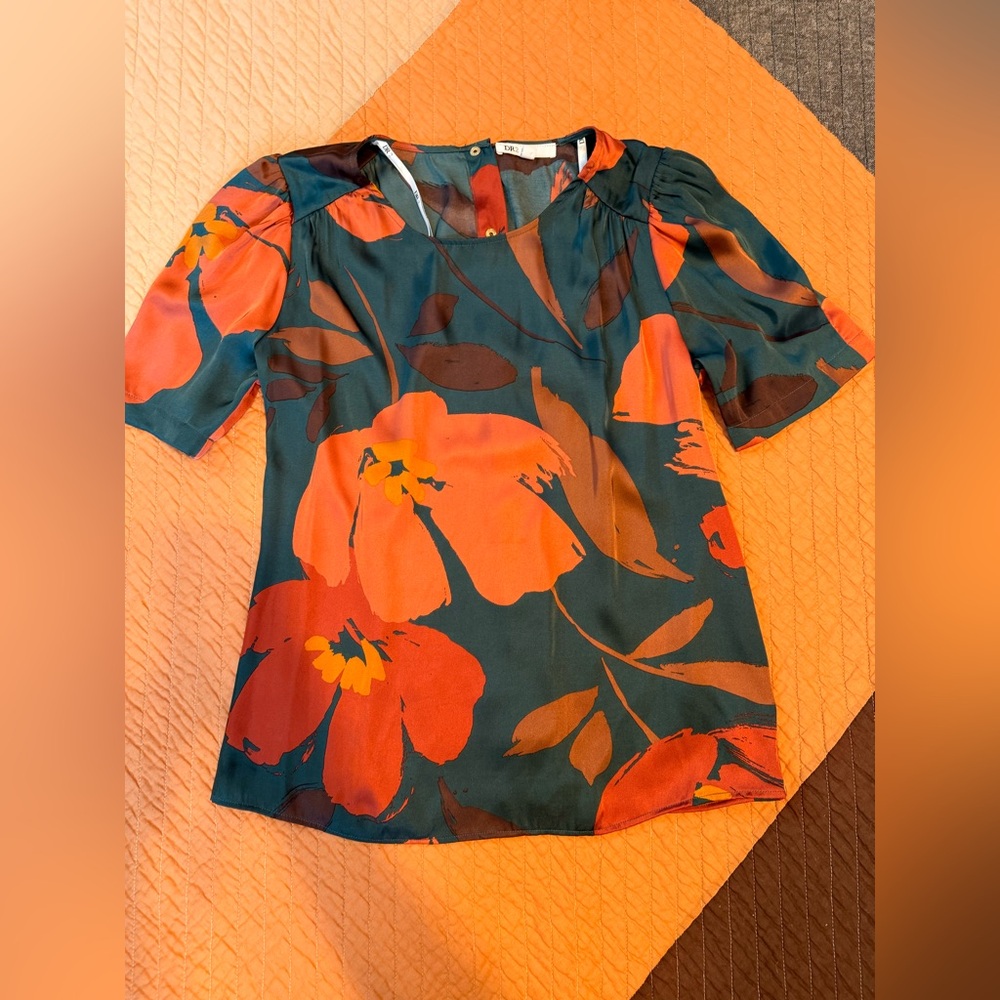 DR2 Silky Floral Blouse
